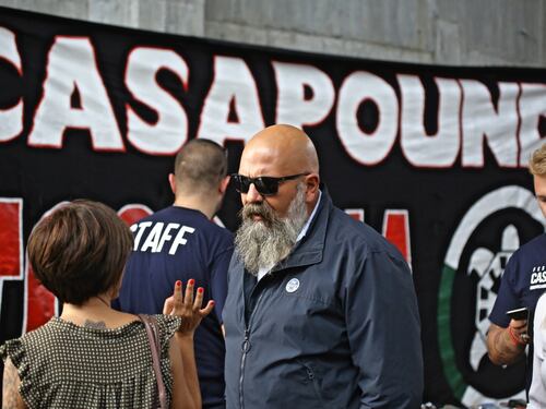 CasaPound scioglie il "partito". Resterà solo associazione