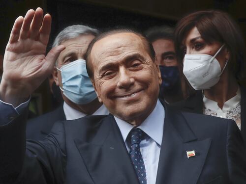 Il Quirinale non è più un miraggio per Silvio Berlusconi. Ansia e paura nel Pd, il M5S sbarra la strada a Draghi
