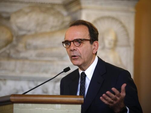 Stefano Parisi: "Basta con i tagli e sanità più dignitosa"