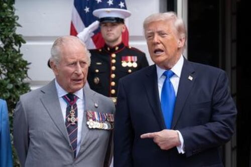 Carlo termina il viaggio negli Stati Uniti come Elisabetta II. E Trump: "È un grande re"
