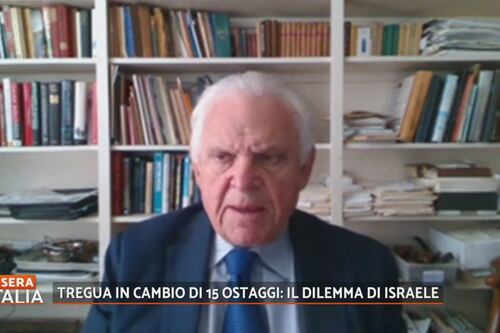Luttwak alza la voce: “L’America ha paura. Biden non può continuare a guidare gli Usa”