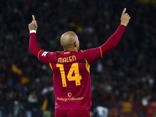 Roma-Cagliari, prima doppietta di Malen: giallorossi al quarto posto