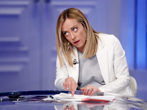 Giorgia Meloni svergogna Landini: “Perché quel grazie alla Lamorgese? Per la trattativa?”