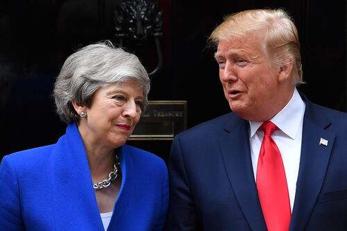 Trump consola la May: "Con Londra accordi formidabili"