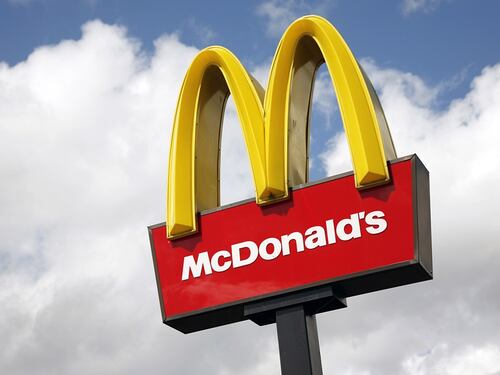 Contro il calo delle vendite McDonald's consegna l'hamburger a casa