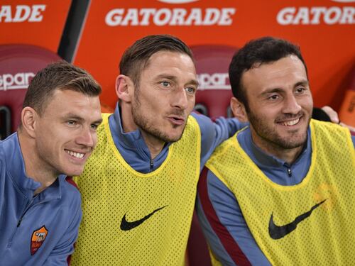 Positivi al Covid, Totti invita Dzeko a farsi una partitella a casa sua: "Daje bomber"