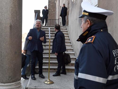 Grillo-Raggi, faccia a faccia in Campidoglio