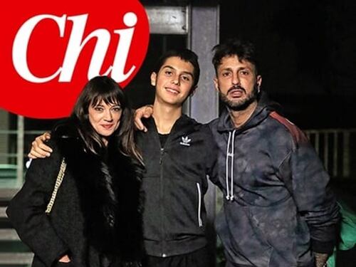 La coppia bomba fa sul serio. Tra Corona e Asia Argento spunta Carlos