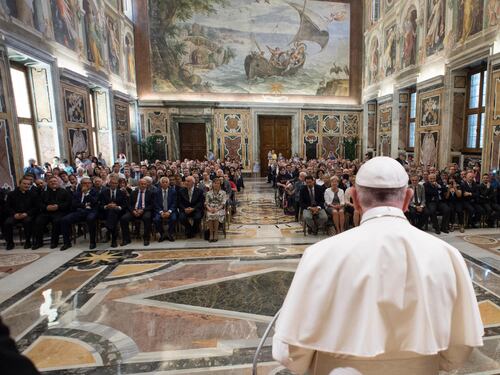 Bergoglio mette in pausa la rivoluzione