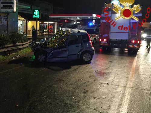 Tivoli, schianto auto-bus sulla Tiburtina: muoiono due ventenni