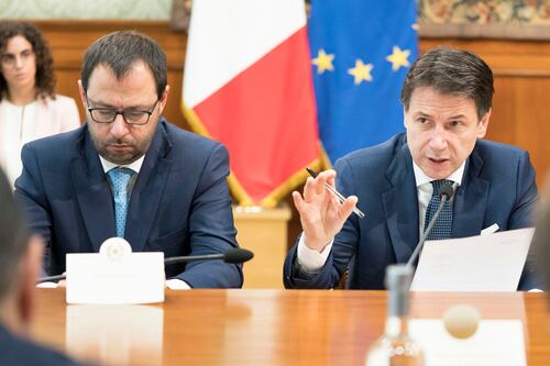 Vertice sul futuro dell'Ilva. E ArcelorMittal restituisce gli impianti