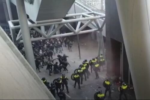 Bastoni, coltelli e spray al peperoncino. Arrestati 120 tifosi bianconeri