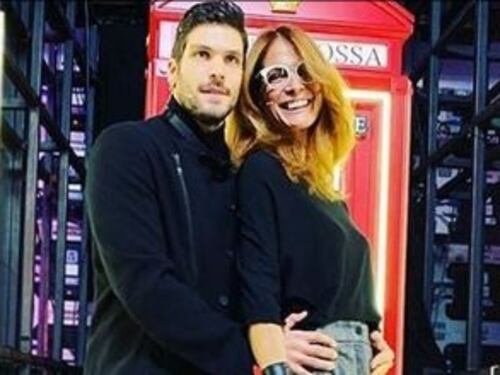 Elia e Jane a gonfie vele. Ma lui irrita la d'Urso