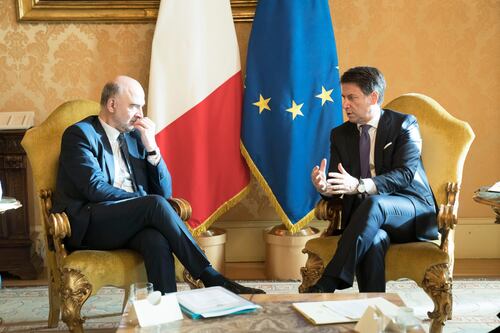 Salva Stati, Moscovici getta acqua sul fuoco: "Nessuno vuole mettere l'Italia sotto tutela"