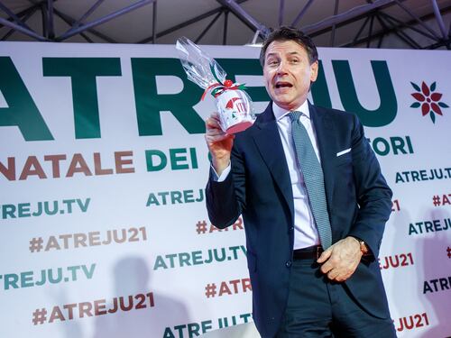 Il Fatto Quotidiano molla il Movimento 5 Stelle e bastona Giuseppe Conte: chi mai li voterebbe?