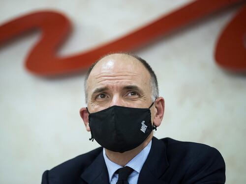Pd, Enrico Letta a caccia di un’altra poltrona. Si candida per un posto alla Camera