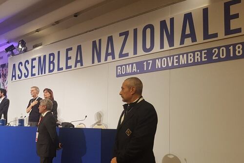 Assemblea Pd al via ma senza Renzi. Martina: "Io candidato? Vediamo"