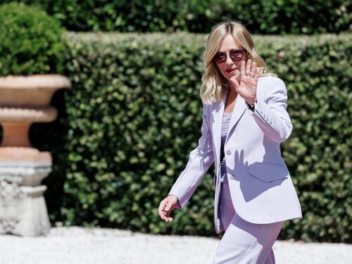 Palestina, Meloni allontana la svolta di Macron: “Riconoscere ora uno Stato è controproducente”