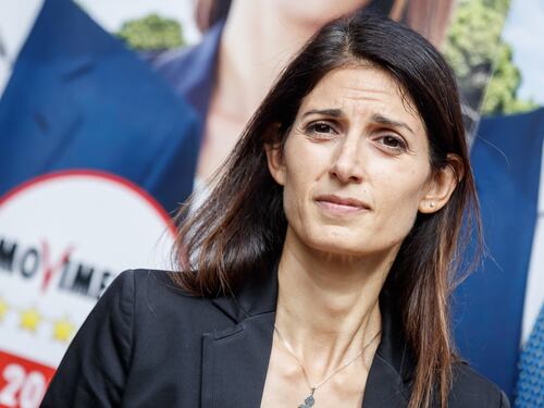 "Stiamo attenti", adesso la Raggi evoca i brogli elettorali