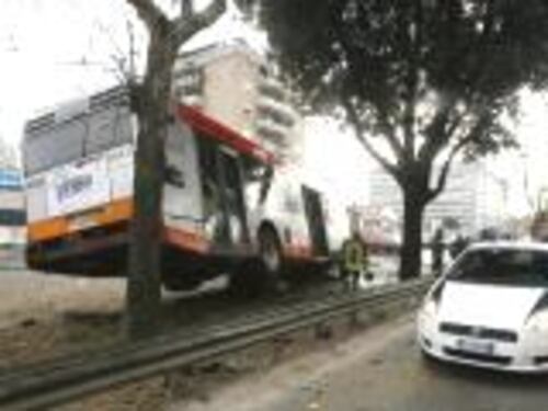 Due feriti sull'Ostiense