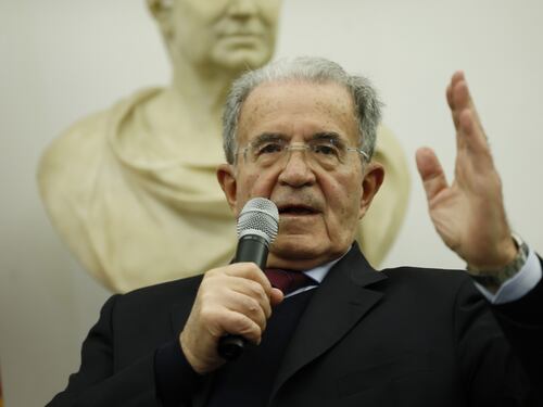 Governo, Prodi loda Meloni e infilza la sinistra: “Opposizione inesistente”. E randella Schlein