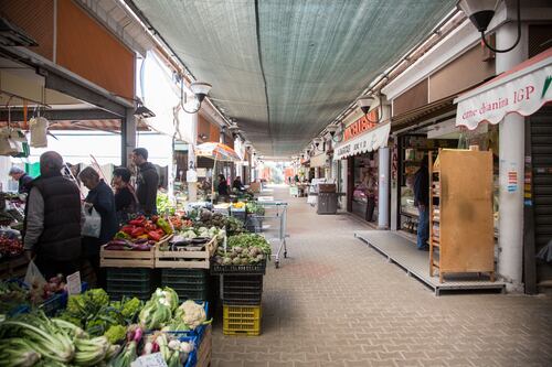 Mercato, tintoria e parrucchiereA Vigna Murata vince la qualità