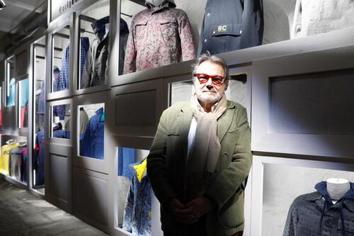 Oliviero Toscani e Benetton nel mirino del web: "Ora fate una campagna sul ponte di Genova"