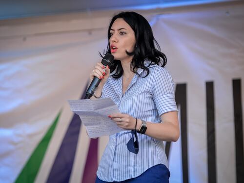 Lucia Azzolina fa la morale alla destra: "Ancora credete alle loro promesse?"