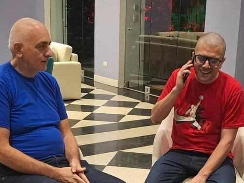 Roma, atterrato a Ciampino l’aereo con Trentini e Burlò. Meloni e Tajani ad accoglierli