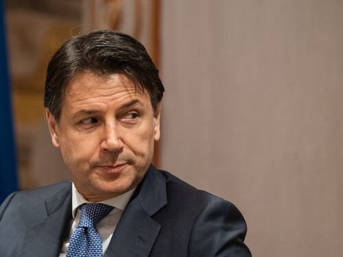 Per salvare il M5S Beppe Grillo deve cacciare Giuseppe Conte dal comando