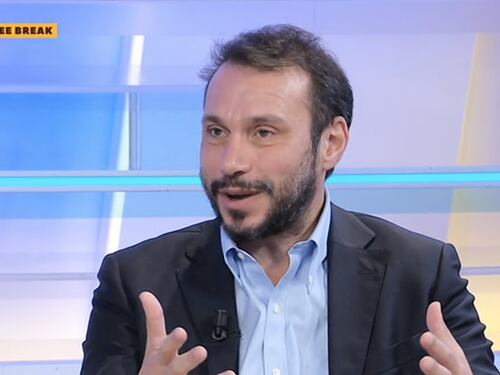 Calenda, la battuta di Davide Vecchi: "Lavora 25 ore al giorno? A Renzi ne bastano due"