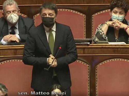 Crisi governo, Matteo Renzi in Senato: "C'è bisogno di un governo più forte"