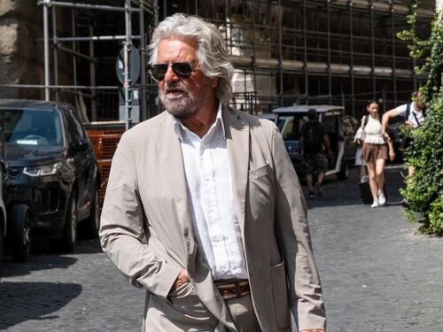 5Stelle, Grillo attacca Conte: o lui o me. E non molla nome e simbolo