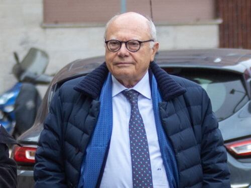 Massimo Galli, il virologo sale in cattedra e si fa bello con gli studenti