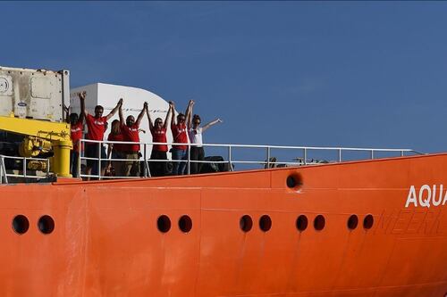L'Aquarius soccorre 141 migranti in Libia. Salvini: vada ovunque ma non in Italia