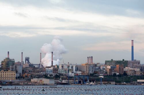 Ex Ilva, il giudice avverte Arcelor Mittal: "Non fermate l'operatività degli impianti"