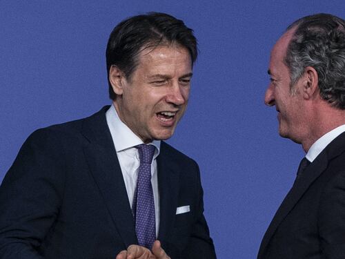 Il sondaggio che fa tremare il governo. Zaia acciuffa Conte, cambia tutto