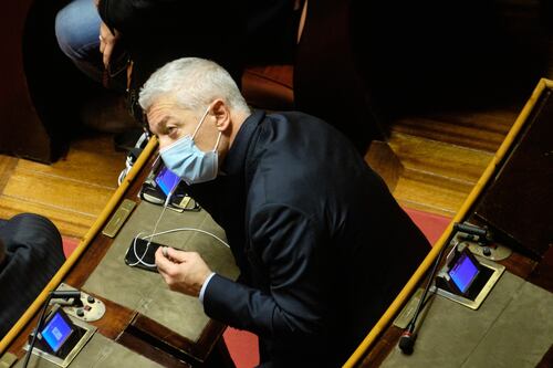 Guzzini si dimette da Confindustria e invece Nicola Morra resta al suo posto