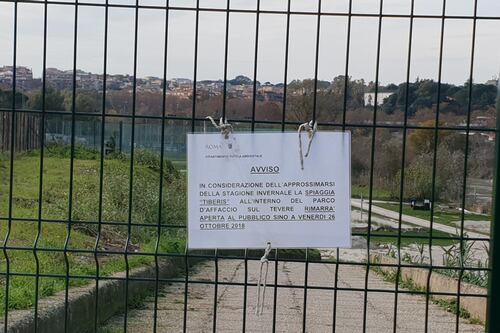 La spiaggia sul Tevere della Raggi? È già un dormitorio