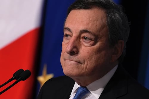 Unione europea e Mario Draghi brancolano nel buio e l'economia reale affonda
