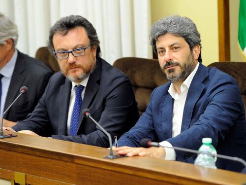 La bordata di Fico a Vespa: "È un artista, non può seguire le elezioni"