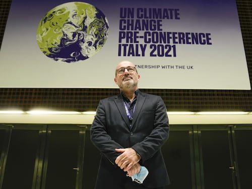 Le mani del Pd sull'energia. Parte l'assalto al ministro Cingolani