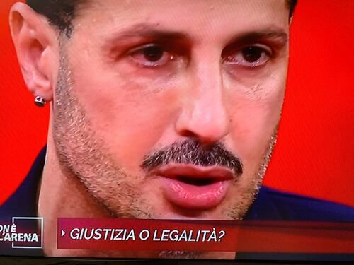 In Italia c'è un problema con la giustizia, Corona a valanga in tv