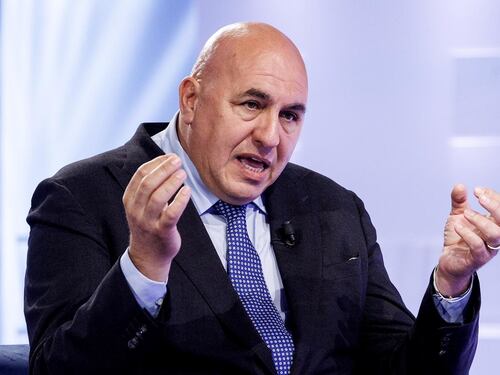Crosetto tuona sull'invio di bombe a grappolo: "La Russia le usa da sempre"