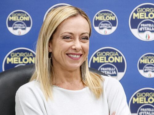 Cartabianca, il sondaggio Emg fa sorridere Giorgia Meloni: Fratelli d’Italia vola e mette la freccia sul Pd