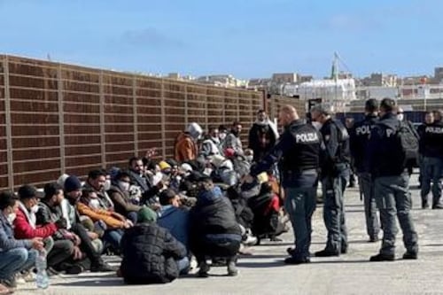 Stop all'immigrazione in Ue con l'espulsione dopo i reati e stretta sui ricongiungimenti