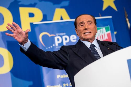 Berlusconi scende in campo di nuovo: "Penso di candidarmi alle Europee"