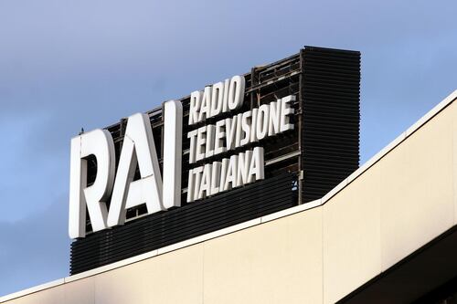 Gettoni d'oro mai coniati per i quiz in tv. Cinque indagati per la truffa alla Rai