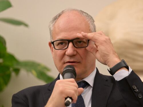 Roma, il Campidoglio tira la cinghia: fusioni e tagli alle partecipate