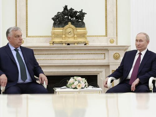 Orban manda in tilt l'Ue: "Missione di pace" da Putin. E von der Leyen si infuria
